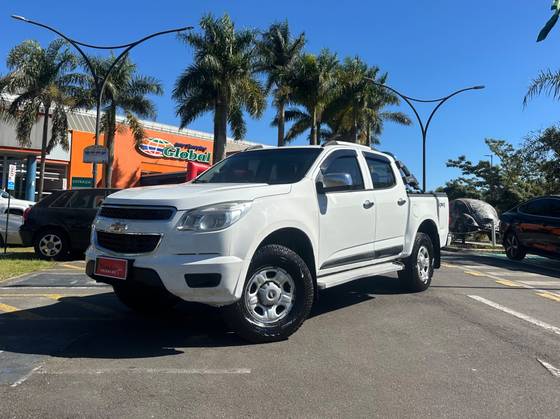 CHEVROLET S10 2.8 LS 4X4 CD 16V TURBO DIESEL 4P MANUAL CHEVROLET S10 2.8 LS 4X4 CD 16V TURBO DIESEL 4P MANUAL